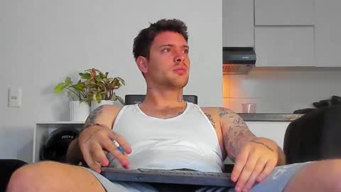 Luke online show from November 2025 04:32:02 AM