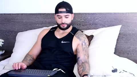 Lukhas f4f online show from October 2025 05:59:02 PM