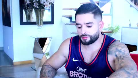 Lukhas f4f online show from November 2025 08:53:01 PM