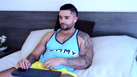 Lukhas f4f online show from December 2025 08:14:02 PM