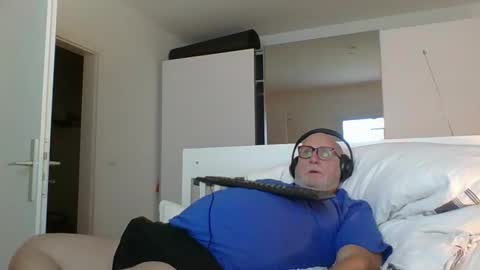 Snapshot of luley58 chatting on September 2025 06:52:01 PM luley58 online show from September 2025 06:52:01 PM