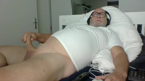 Snapshot of luley58 chatting on September 2025 03:52:01 AM luley58 online show from September 2025 03:52:01 AM