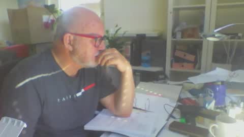 Snapshot of luley58 chatting on May 2026 03:06:01 PM luley58 online show from May 2026 03:06:01 PM