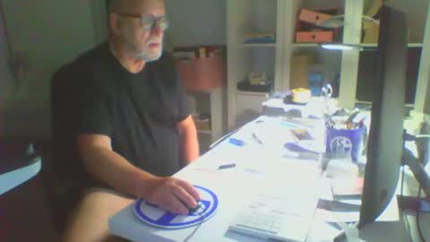 Snapshot of luley58 chatting on June 2026 02:24:01 AM luley58 online show from June 2026 02:24:01 AM