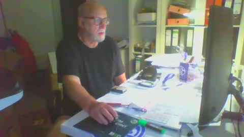 Snapshot of luley58 chatting on June 2026 01:18:01 AM luley58 online show from June 2026 01:18:01 AM