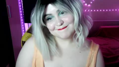 lulovia online show from March 2026 10:11:01 PM