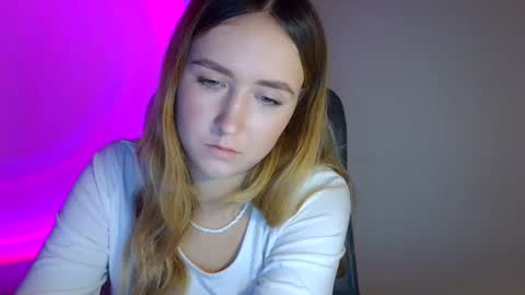 Lulu Baby18 online show from November 2025 08:40:01 PM