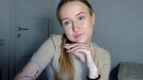 Snapshot of lulu_baby1 chatting on April 2026 08:57:02 PM Lulu Baby18 online show from April 2026 08:57:02 PM