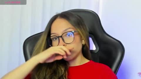 luluuberry online show from December 2025 06:47:02 PM