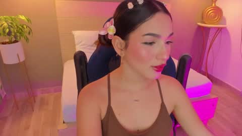 Snapshot of luma_sky chatting on October 2025 02:40:02 AM L U M A online show from October 2025 02:40:02 AM