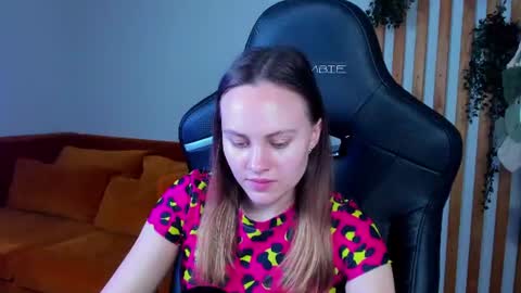 Snapshot of lumerisoren chatting on June 2026 05:09:02 AM lumerisoren online show from June 2026 05:09:02 AM