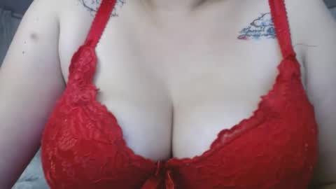 Snapshot of lumi_84 chatting on January 2025 01:43:01 AM LUMI     online show from January 2025 01:43:01 AM