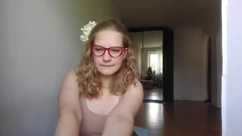 Snapshot of lumi_bloom chatting on July 2026 08:32:01 AM Lumi online show from July 2026 08:32:01 AM