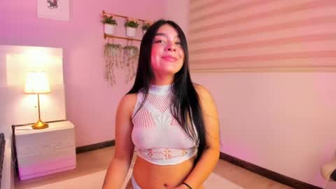 lummii_ online show from April 2026 07:08:01 PM