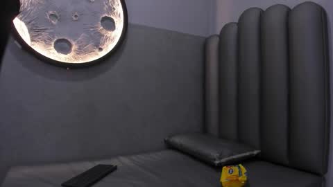 Snapshot of luna__02 chatting on February 2026 12:01:02 PM Luna online show from February 2026 12:01:02 PM