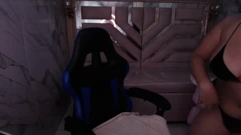 Snapshot of luna__r_ chatting on May 2026 03:35:01 AM Luna online show from May 2026 03:35:01 AM
