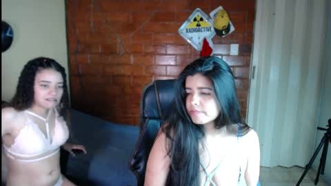 Snapshot of luna_and_1cinnamongirl_ chatting on April 2026 01:14:01 AM Luna Cinnamon online show from April 2026 01:14:01 AM