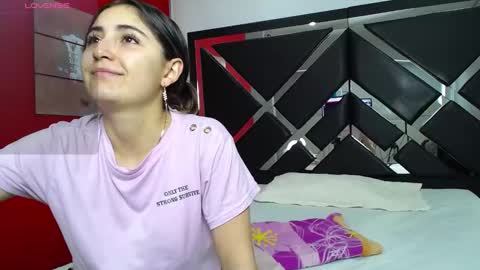 Snapshot of luna_and_max chatting on February 2025 01:17:02 PM LUNA AND MAX online show from February 2025 01:17:02 PM