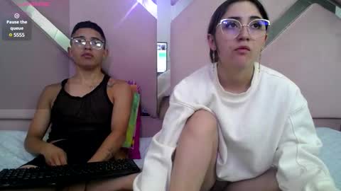 Snapshot of luna_and_max chatting on February 2025 01:36:01 PM LUNA AND MAX online show from February 2025 01:36:01 PM