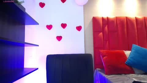 Luna And Titan  online show from March 2026 04:14:01 AM