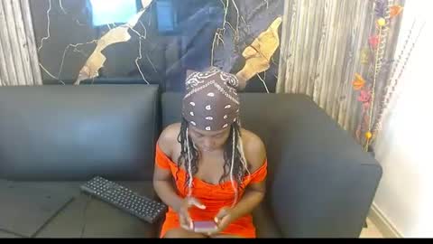 luna_bella882689 online show from June 2026 06:01:02 PM