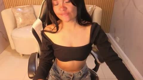 Snapshot of luna_benz_tx chatting on July 2026 08:00:01 PM Follow me.. Live 1430 to 2100 online show from July 2026 08:00:01 PM