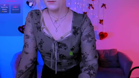 luna_berryy online show from April 2026 07:21:02 PM