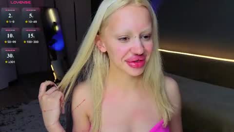 Snapshot of luna_beverly chatting on July 2026 09:17:01 PM luna_beverly online show from July 2026 09:17:01 PM