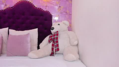 Snapshot of luna_bloomm_ chatting on July 2026 04:14:02 AM Luna Bloom online show from July 2026 04:14:02 AM