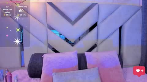 Snapshot of luna_blyss chatting on February 2026 02:43:01 AM Luna online show from February 2026 02:43:01 AM