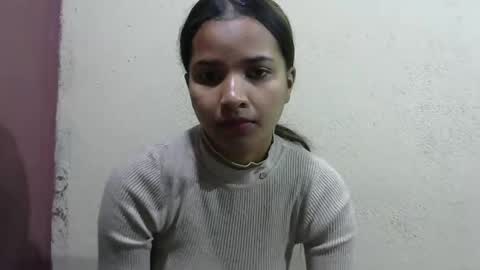 Snapshot of luna_cherry0 chatting on May 2026 04:29:01 AM Laura online show from May 2026 04:29:01 AM