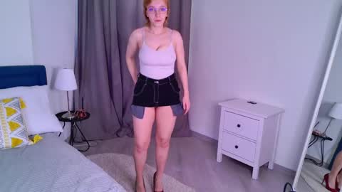 luna_cold online show from May 2026 05:57:01 AM
