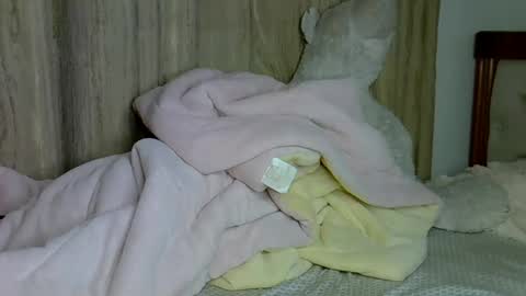 maskedmalkia online show from April 2026 12:02:01 AM