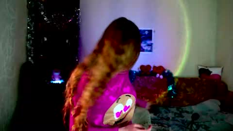 luna_evan online show from December 2025 09:27:02 AM