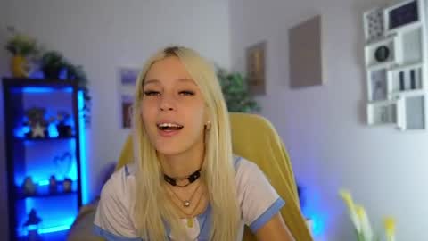 luna_grace18 online show from August 2026 04:55:01 PM