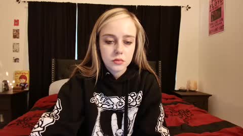 Luna online show from January 2025 12:06:02 AM