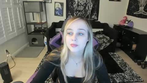 Luna online show from March 2026 04:36:02 AM