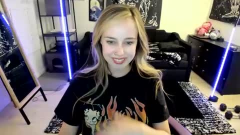 Snapshot of luna_lovelyy chatting on July 2026 02:47:02 AM Luna online show from July 2026 02:47:02 AM