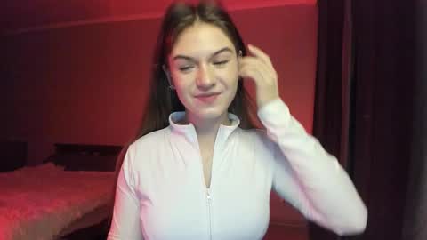 Luna online show from November 2025 03:32:02 AM