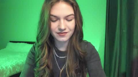 Luna online show from December 2025 04:07:01 AM