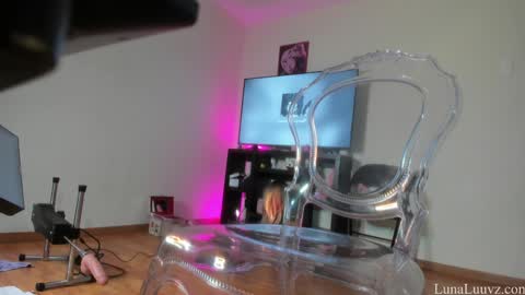 Luna Luuvz online show from October 2025 04:18:02 AM