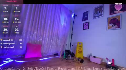 Snapshot of luna_luuvz chatting on July 2026 01:52:01 AM Luna Luuvz online show from July 2026 01:52:01 AM