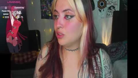 MISS LUNA  online show from October 2025 05:37:02 AM
