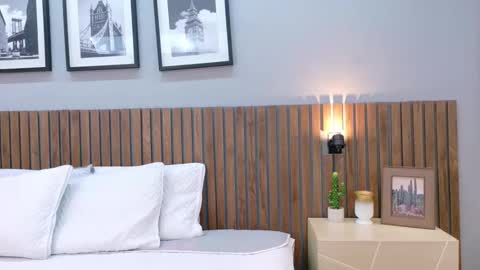 LUNA  online show from January 2026 01:26:02 PM