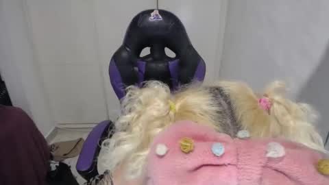 Snapshot of luna_rosita chatting on December 2024 09:47:02 AM Luna online show from December 2024 09:47:02 AM