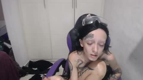 Snapshot of luna_rosita chatting on January 2025 04:35:01 PM Luna online show from January 2025 04:35:01 PM