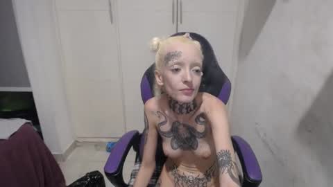 Snapshot of luna_rosita chatting on January 2025 04:58:01 AM Luna online show from January 2025 04:58:01 AM