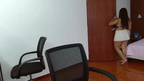 Snapshot of luna_rousse26 chatting on May 2026 01:43:02 PM luna_rousse26 online show from May 2026 01:43:02 PM