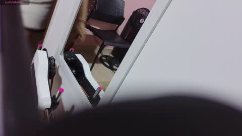 Snapshot of luna_rousse26 chatting on May 2026 01:29:02 PM luna_rousse26 online show from May 2026 01:29:02 PM
