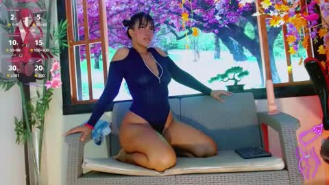 luna_sorni_ online show from November 2025 01:32:02 PM